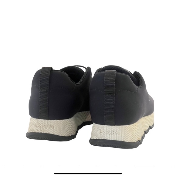 Prada sneakers for women
Size 38.5
In good condition - Picture 11 of 11